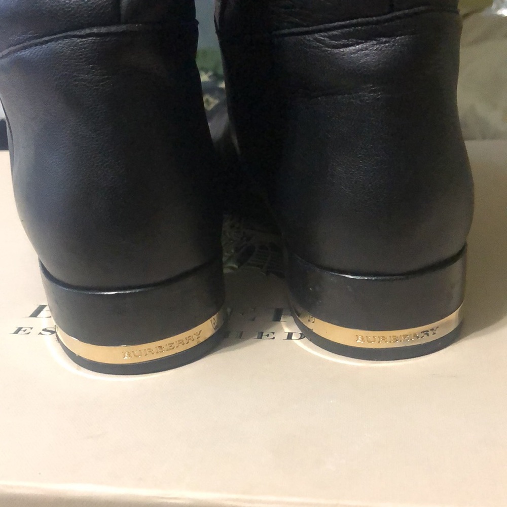 Burberry Boots - Picture 6 of 7